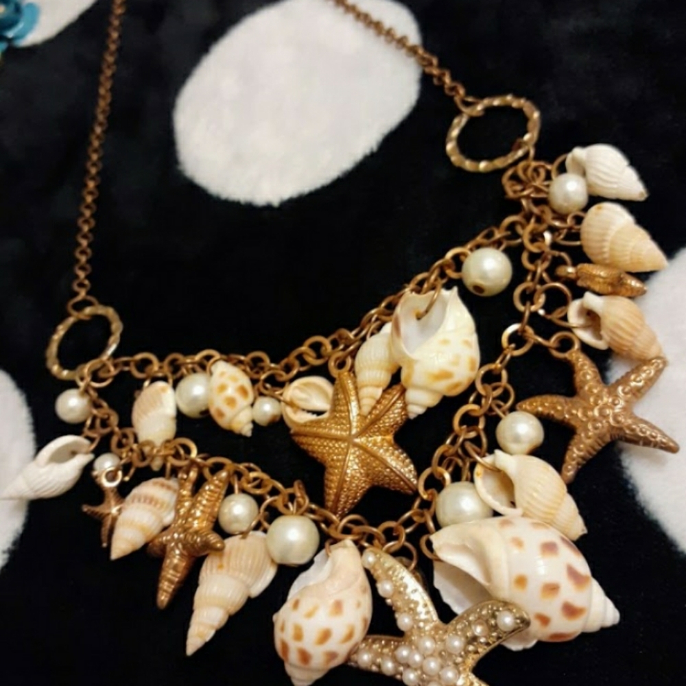 Shell statement necklace